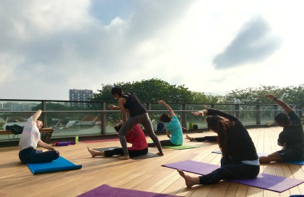 rooftop-yoga-singapore_19-feb_3