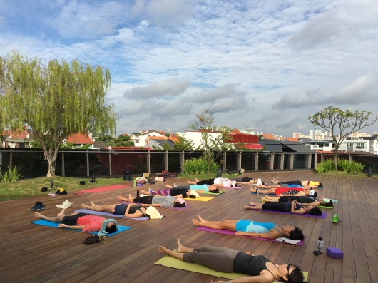 rooftop yoga singapore_4 Jun